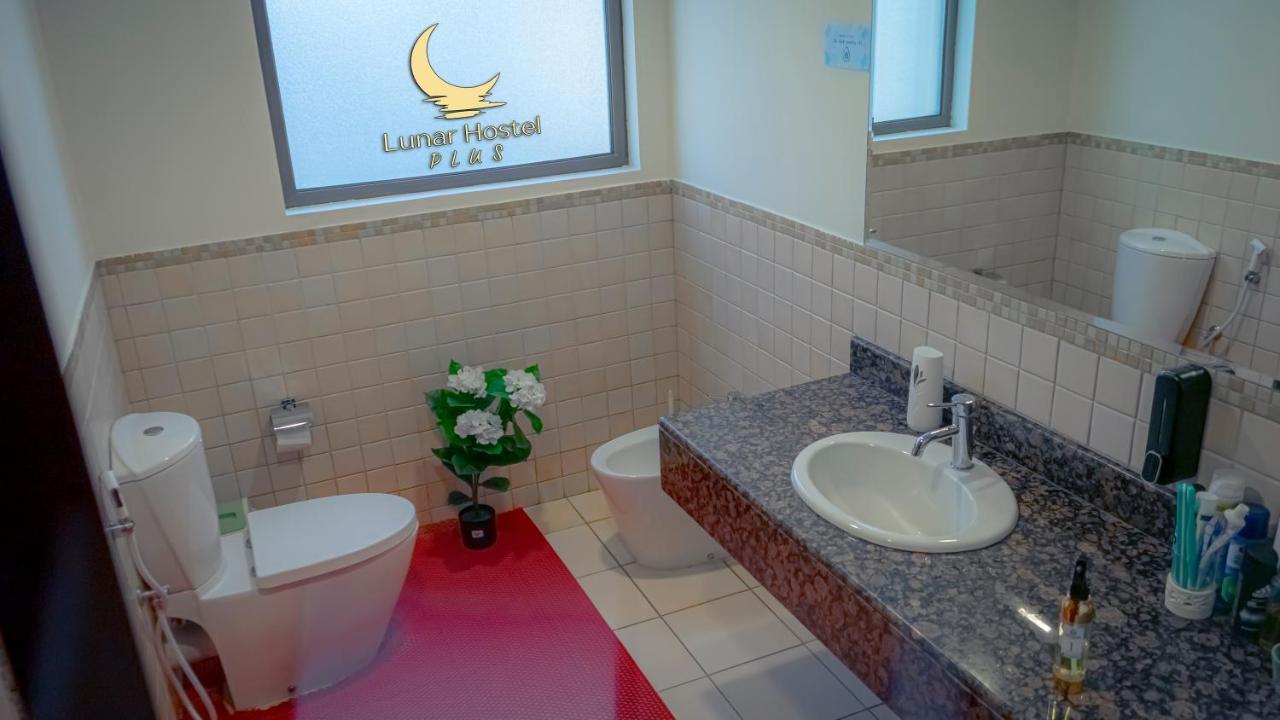 Lunar Hostel Plus Dubai Exterior foto